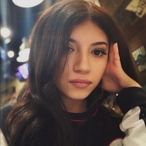 Meet your Posher, Celeste